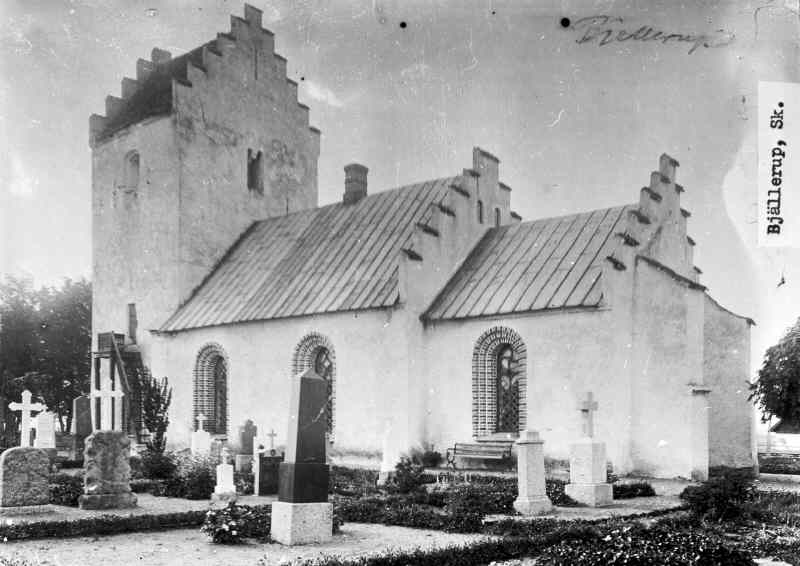 Bjällerups kyrka mot sydöst