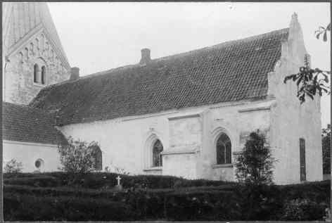 Västra Ingelstads kyrka mot sydöst