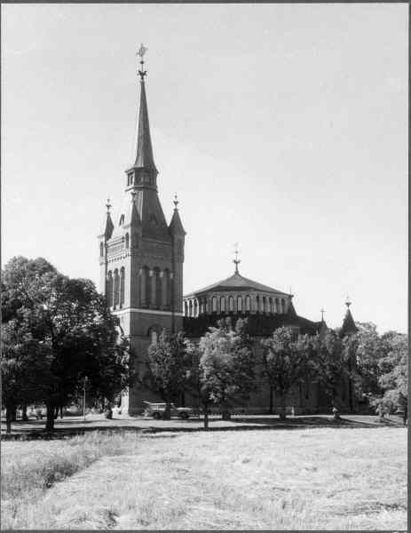 Gladhammars kyrka mot sydväst