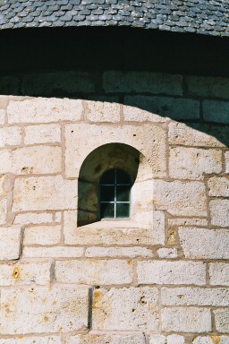 Kinne-Vedums kyrka, absidfönster. Neg.nr 03/208:13.jpg