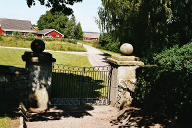 Miljön norr om Skeby kyrka. Neg.nr 03/206:22.jpg