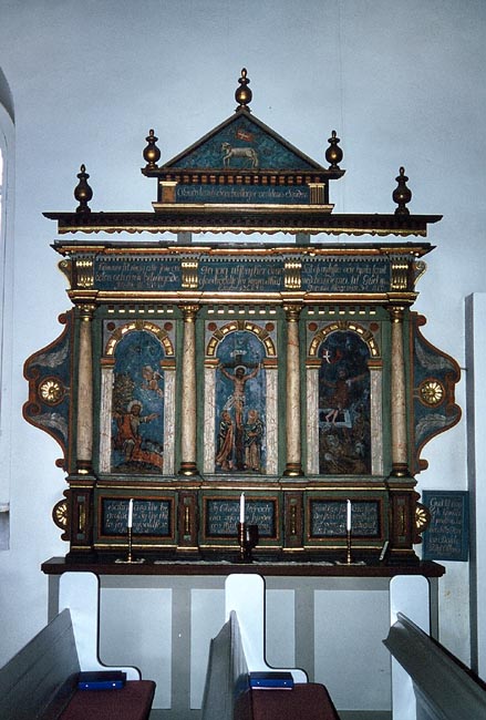 Gamla kyrkans altaruppsats.