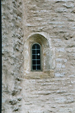 Norra Lundby kyrka, fönster i absidens sydfasad. Neg.nr 04/232:07.jpg