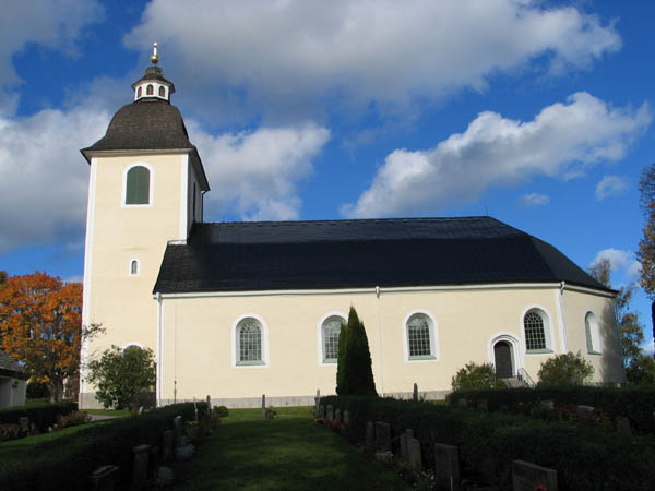 Hjorteds kyrka från söder.
