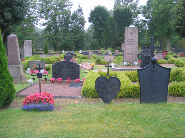 Del av Gamla kyrkogården mot väster.