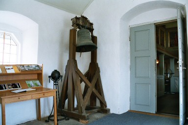 Vapenhus i Laske-Vedums kyrka. Neg.nr. 04/120:06. JPG.