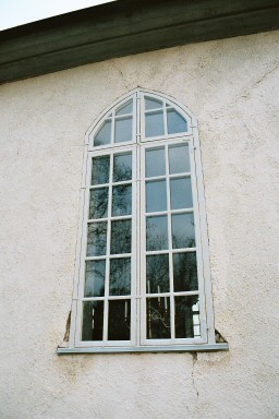 Långhusfönster på Fridene kyrka. Neg.nr. 03/234:09. JPG. 