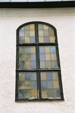 Långhusfönster på Grevbäcks kyrka. Neg.nr. 03/249:20. JPG. 
