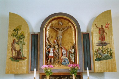 Altaruppsats av Dyfvermann från 1889 med flyglar av Hellström från 1945 i Grevbäcks kyrka. Neg.nr. 03/250:17. JPG.