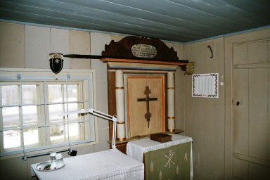 Sakristia med altaruppsats från 1699 i Mofalla kyrka. Neg.nr. 03/225:10. JPG.