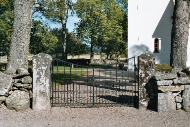 Ingång i söder till Varvs kyrkogård. Neg.nr. 04/320:24. JPG. 