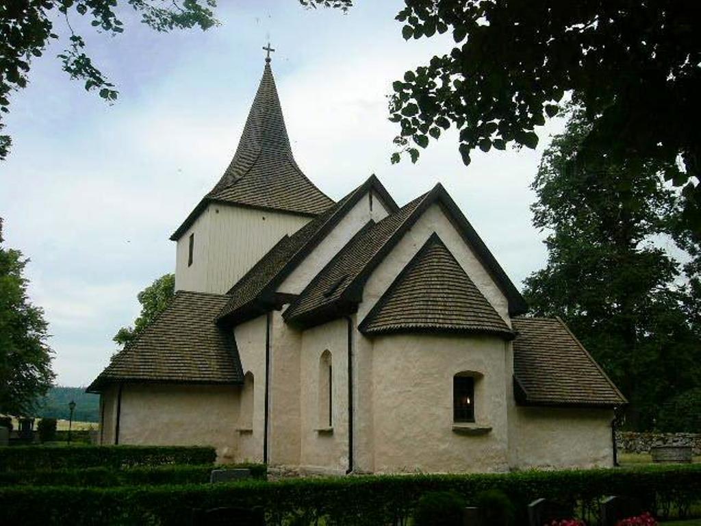 Väversunda kyrka från sydöst.