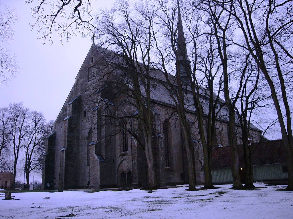 Vadstena klosterkyrka från nordöst.