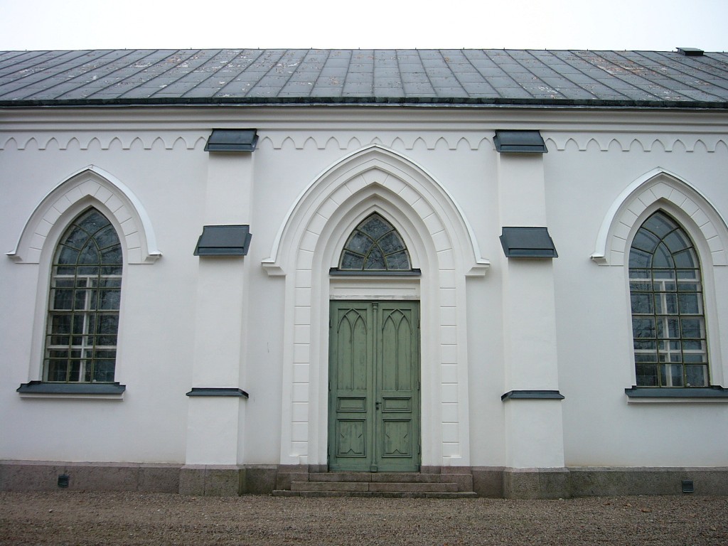 Östra Tollstads kyrka, östportalen.