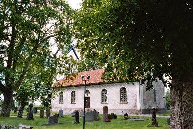 Tiveds kyrka och kyrkogård. Neg.nr 04/338.23.jpg