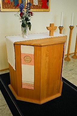 Altaret i Nol kyrka, från NÖ.