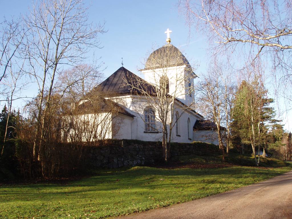 Kvarsebo kyrka, från nordöst.