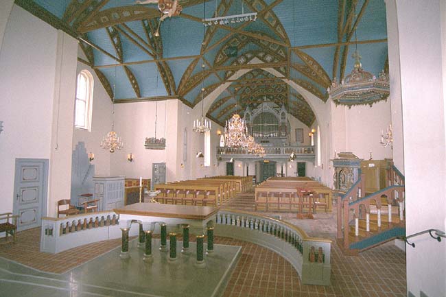 Del av kyrkorummet i Harplinge kyrka.