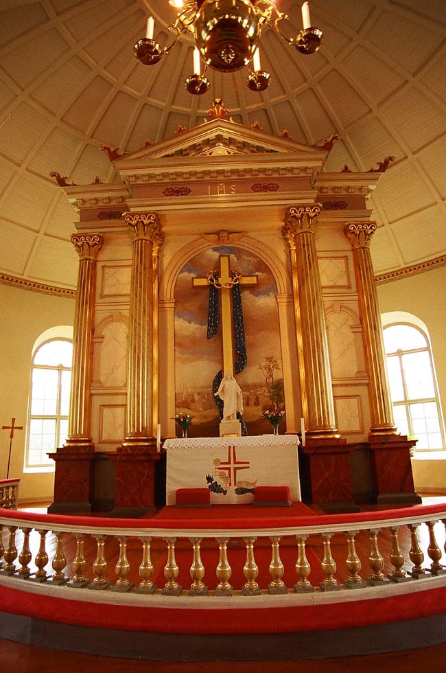 Altaruppsatsen i Värö kyrka.