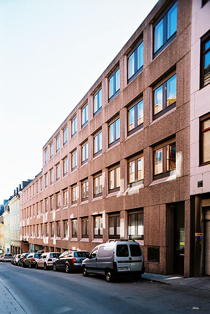 Kåkenhusen 25, hus 1, foto från väster, Brunnsgatan