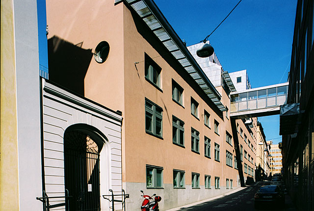 Björnen och Loen 1, hus 9002, foto från sydväst, Karduansmakargatan