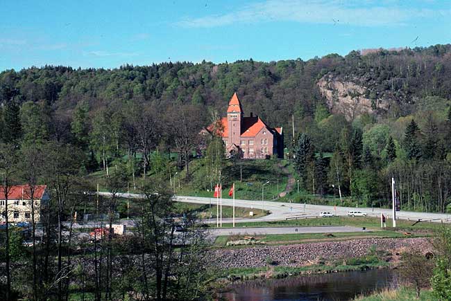 Munkedal, Kviström, Tingshuset placering i samhället