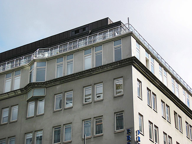 Pilen 30, hus 1, foto från sydväst, från Vasagatan