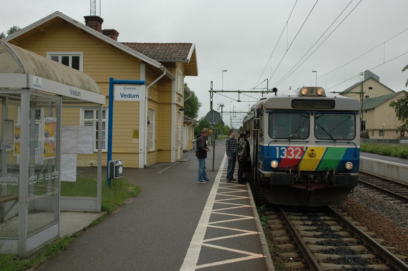Vedums järnvägsstation