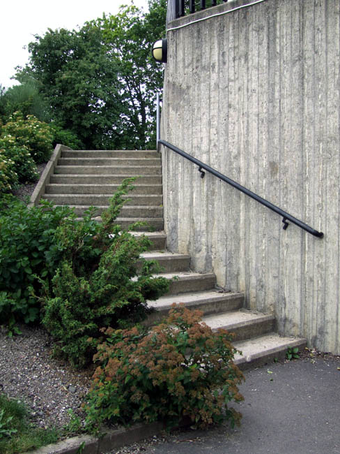 Sankt Pauli kyrka, trappan upp till förgården