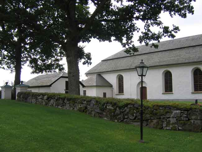 Lillkyrka kyrka, exteriör norra fasaden