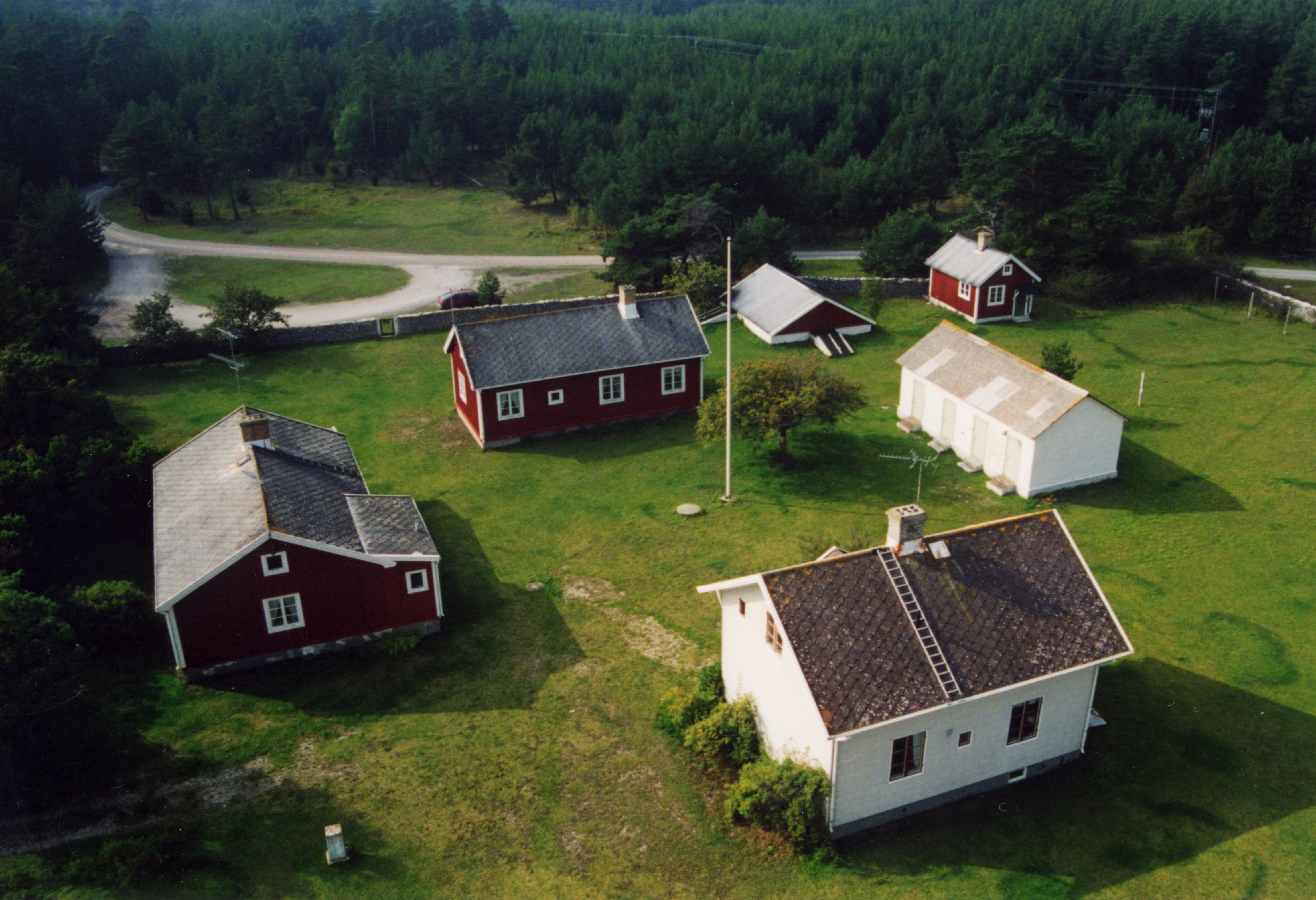 Utsikt från Fårö fyr, fyrbostäderna