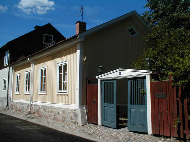 Sankt Olof 2 husnr 1, bilden är tagen från Västerlånggatan.