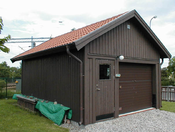 Köpingstullen 11 husnr 9002, byggnaden är ett garage.