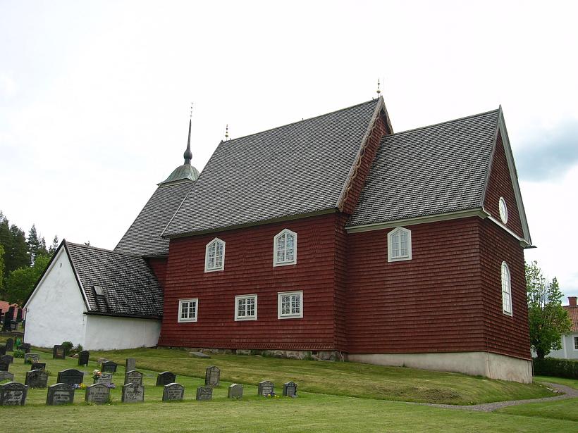 Tidersrums kyrka från nordväst