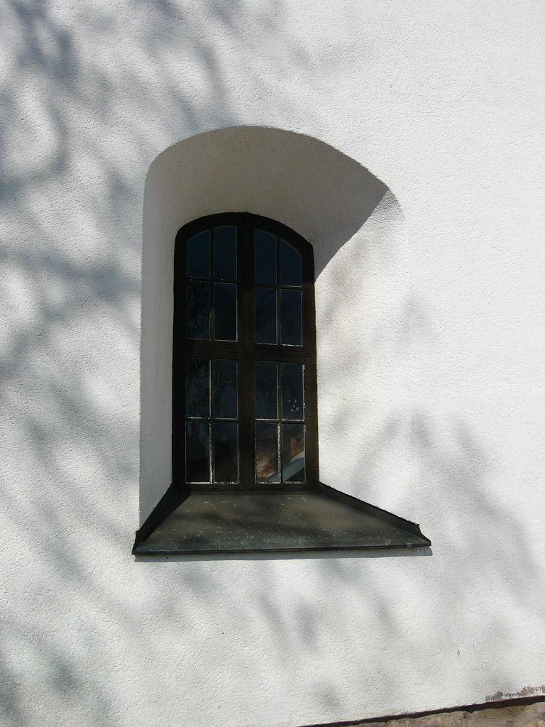 Fönster i tornets södra mur.