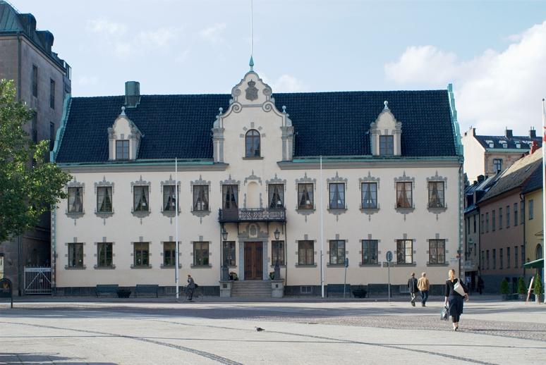 Residenset består huvudsakligen av två borgarhus, nämligen det Gyllenpalmska huset och Kungshuset. De uppfördes vid 1600-talets början och sammanbyggdes 1730 för att bli länsresidens.
