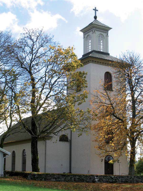 Kållerstads kyrka är ett typiskt exempel på empiretidens
sockenkyrkor.