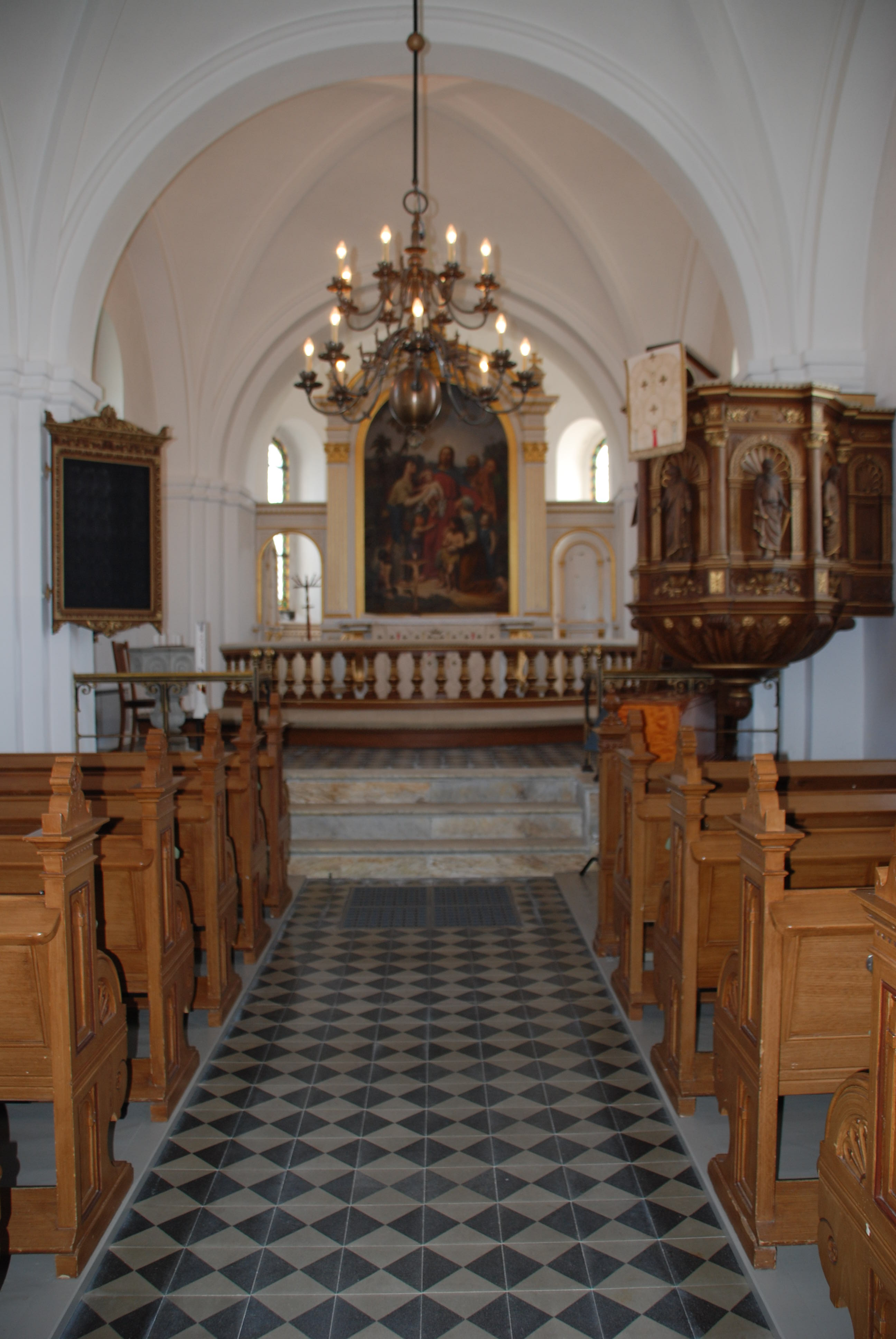 Vadensjö kyrka, långhuset mot koret