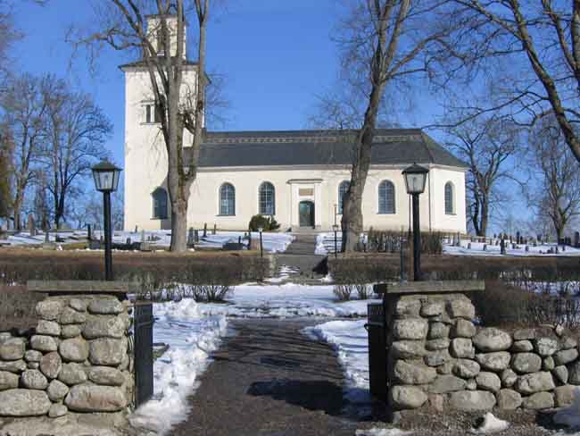 Vintrosa kyrka, västra fasaden
