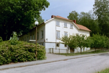 Daghemmet sett från Klintesväng som leder till Fristadsvägen i väst.