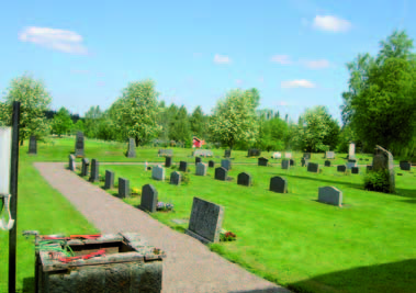 Kvarter D är beläget i kyrkogårdens nordöstra del och genom att gravvårdarna är huggna främst i diabas och grå granit ger
det ett sammanhållet intryck.