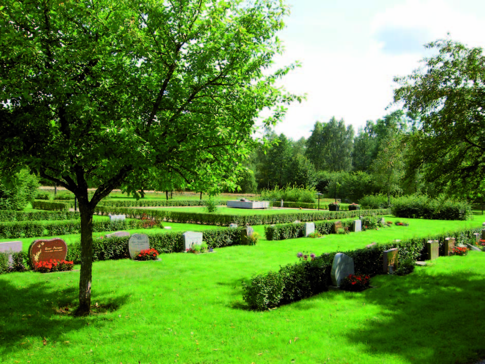 Den nya kyrkogården invigdes 1982.