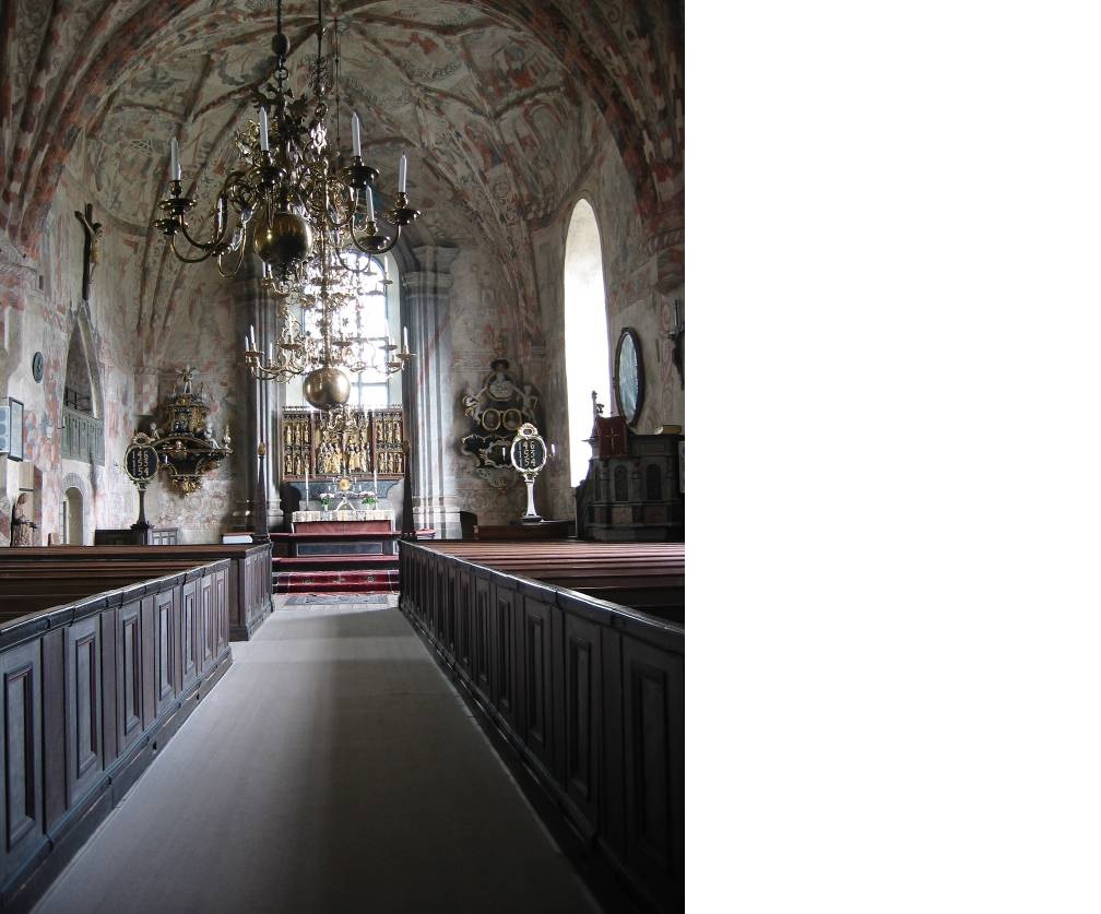 Vika kyrka, interiör bild av kyrkorummet sett mot koret i öster.