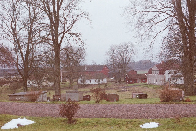Gökhems kyrkomiljö, Gökhems äldre och yngre prästgård med ekonomibyggnader