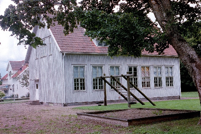 Sörby kyrkomiljö fd skolbyggnad. Negnr 01/281:12