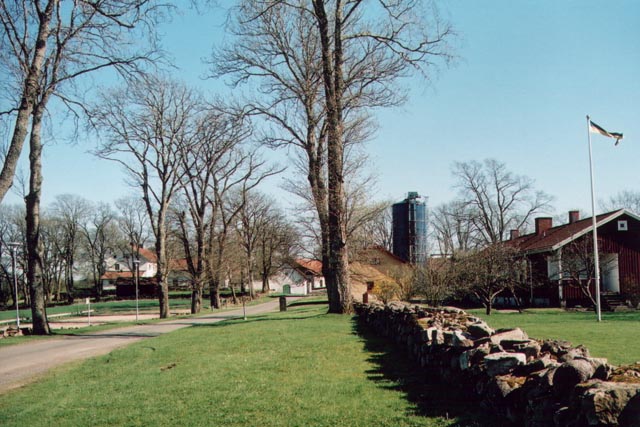 Gudhems kyrkomiljö med församlingshem, klostermuseum och fd kungsgård