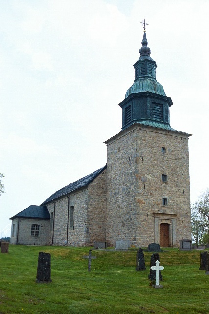 Bjurums kyrka exteriör nordvästvy med västtorn, sakristia och norra fasaden. Negnr 01/265:10