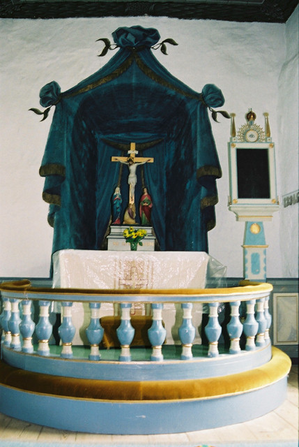 Solberga kyrka interiör altare och altaruppsats. Negnr 01/270:9a
