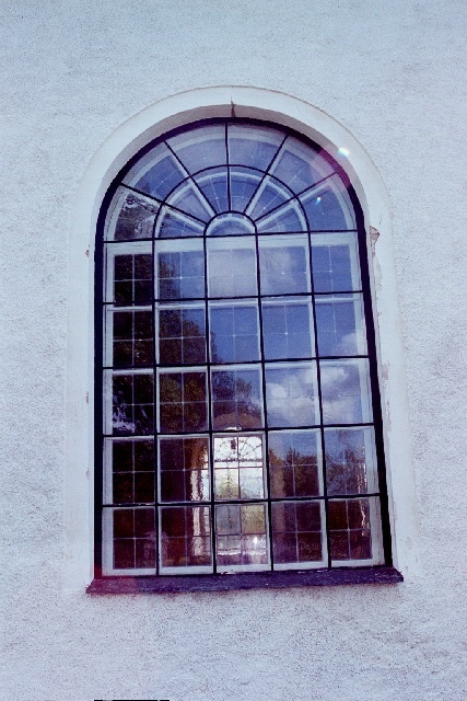 Floby kyrka exteriör fönster på södra fasaden. Negnr 01/268:14a