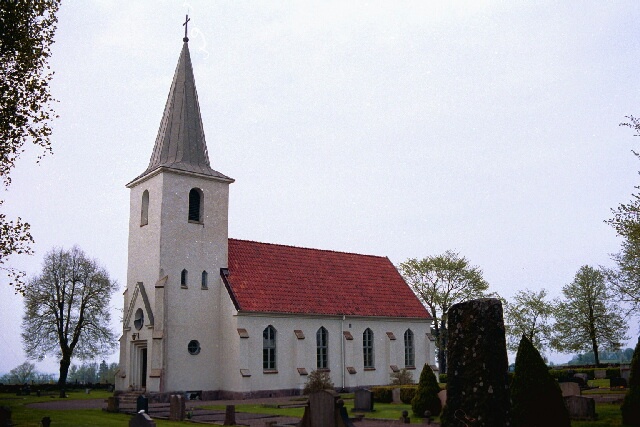Östra Tunhems kyrka exteriör södra fasaden och torn. Negnr 01/265:23